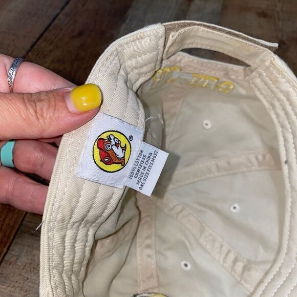 Adjustable khaki Buc-ee's baseball hat - Picture 7 of 7